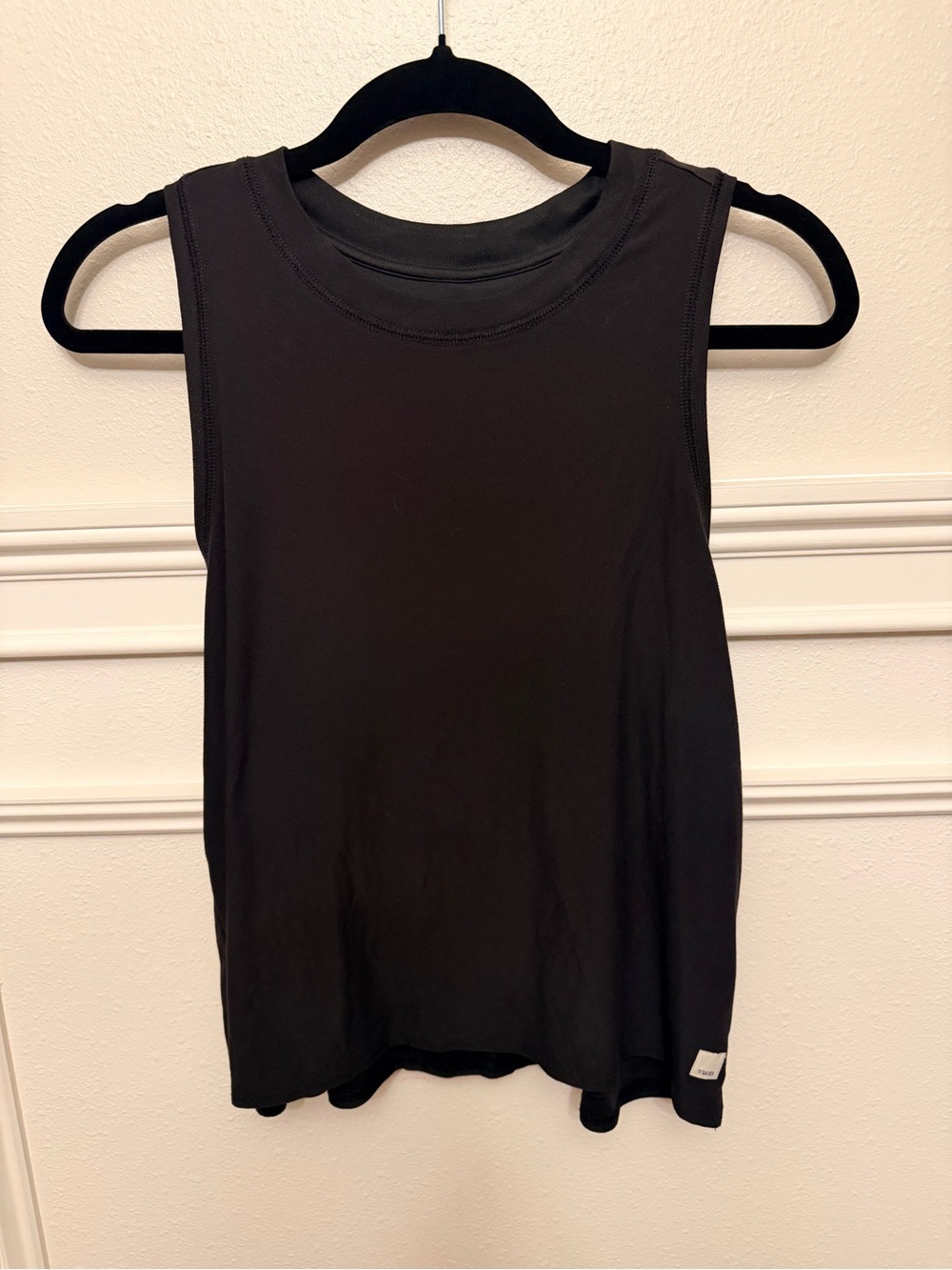 Vuori Black Sleeveless Crew Tank